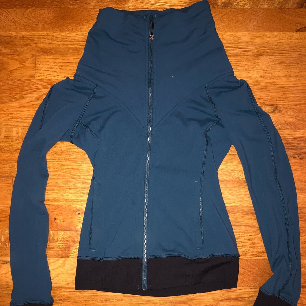 Lululemon be present jacket